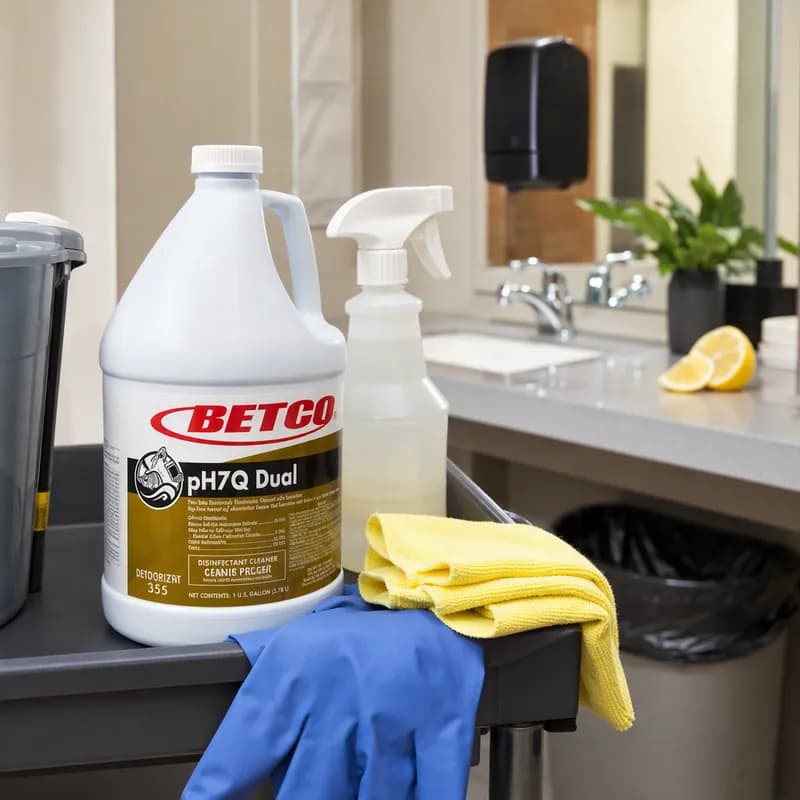 pH7Q Dual Lemon Disinfectant Cleaner Deodorizer Detergent 1 GAL Neutral Concentrate Liquid 1/Each