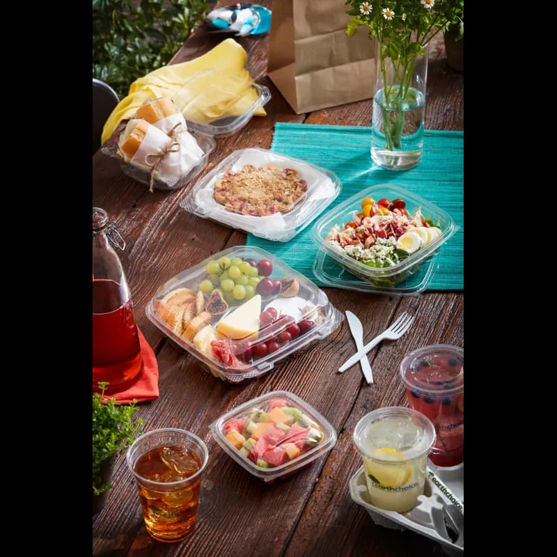 Clear Advantage® Take-Out Container Hinged With Dome Lid 8X8X2.875 IN RPET Clear Square 200/Case